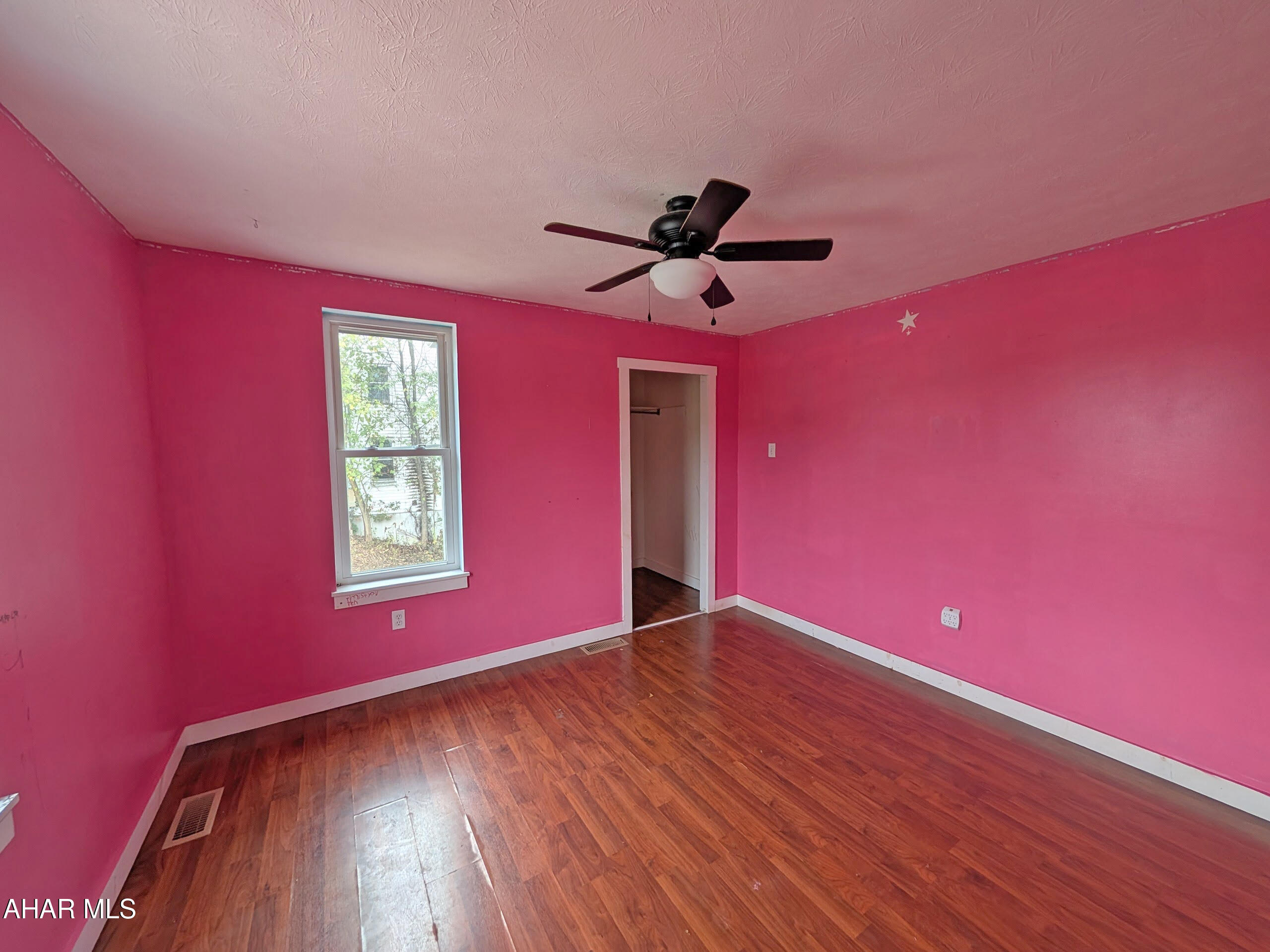 Saxton - Residential