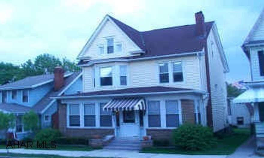 A PERFECT, SPACIOUS VICTORIAN TO DIE FOR.  HIGH CEILINGS, WOODWORK, POCKET DOORS, 2 CAR GARAGE WITH LARGE LOFT.  MINT CONDITION.  THIS HOME REQUIRES INTERIOR VIEWING.  SEE PHOTOS.