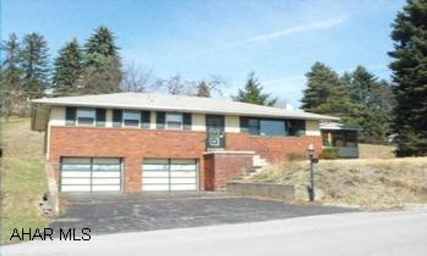 Property now under auction terms.  Pre-sale offers should be submitted at www.hudsonandmarshall.com. Please contact listing aget for details. This property is now under auction terms. Pre-sale offers should be submitted at www.hudsonandmarshall.com. Commission paid to the cooperating broker at escrow on this property is 2% of the high bid.  There is not a set minimum starting bid.  All auctioned properties are subject to a 5% buyer's premium, and subject to a reserve price.  Please contact listing agent for details. Penna:  Benjamin G Hudson -AU003830R, Samuel Webb Marshall - AU0004025, Bret Paul Richards - AU005234, Sherman Hostetter Jr - AU002184L