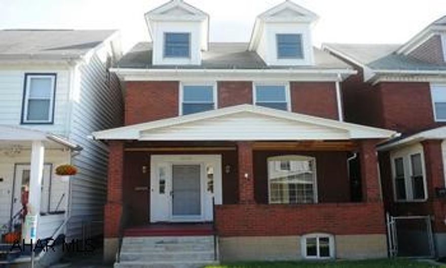 VERY NICE 4 BR, 1 BA BRICK HOME FRESHLY PAINTED THROUGHOUT. DR HAS HARDWOOD FLOORS, BUILT IN BOOKCASES IN LR. 2 C GARAGE, NEWER FURNACE. ONLY $67,000. CALL CRYSTAL 931-2470. VERY NICE 4 BR, 1 BA BRICK HOME FRESHLY PAINTED THROUGHOUT. DR HAS HARDWOOD FLOORS, BUILT IN BOOKCASES IN LR. 2 C GARAGE, NEWER FURNACE. ONLY $67,000. CALL CRYSTAL 931-2470.