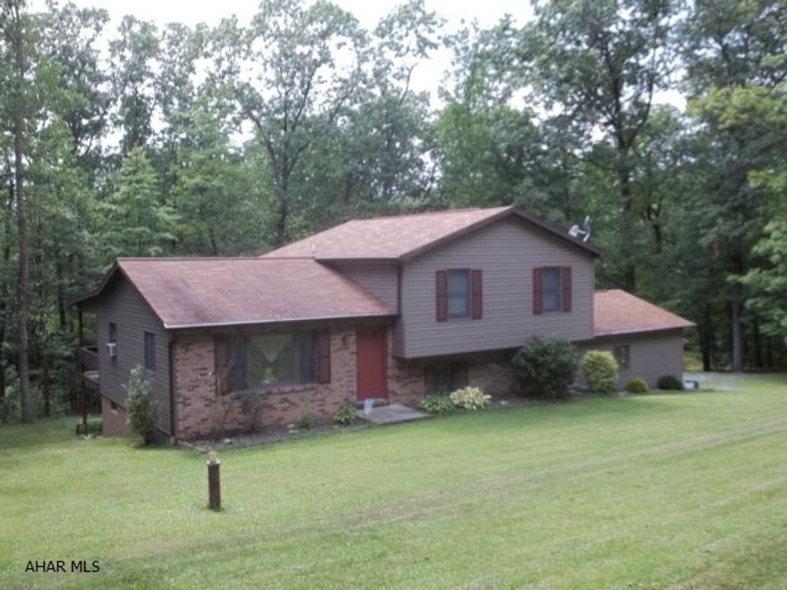 Absolute privacy & seclusion ..walking distance from State Game Lands & @1/2 mile from Warrior's Path State Park - overlooking the Juniata River.Surrounded by woods with a two level deck to enjoy the wild life.Multi level with four levels ofliving space, but the real prize is the quiet and seclusion.