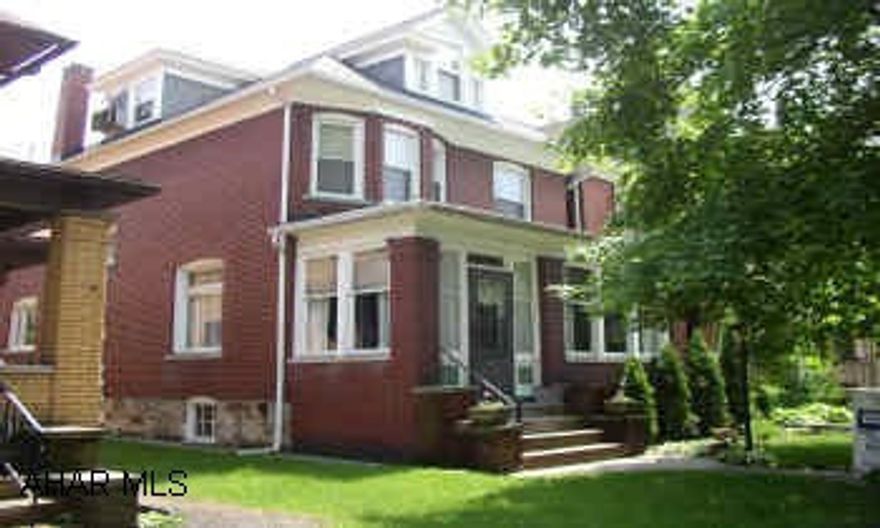 CHARMING 3 BEDROOM, 1.5 BRICK HOME. LIVING ROOM WITH FIREPLACE. CORNER CUPBOARDS IN DINING ROOM. MODERN KITCHEN AND BATH. 2ND FLOOR LAUNDRY. IMMACULATE HOME.