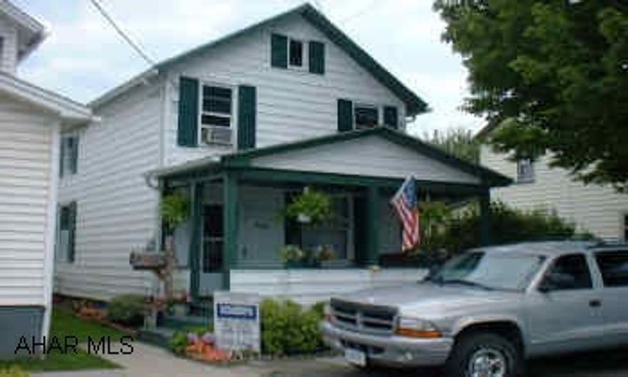 NEAT 2 OR 3 BEDROOM HOME IN BELLWOOD. LOVELY KITCHEN, 1ST FLOOR BATH & LAUNDRY. GARAGE WITH STORAGE, LOFT, REAR PATIO AND DECK.