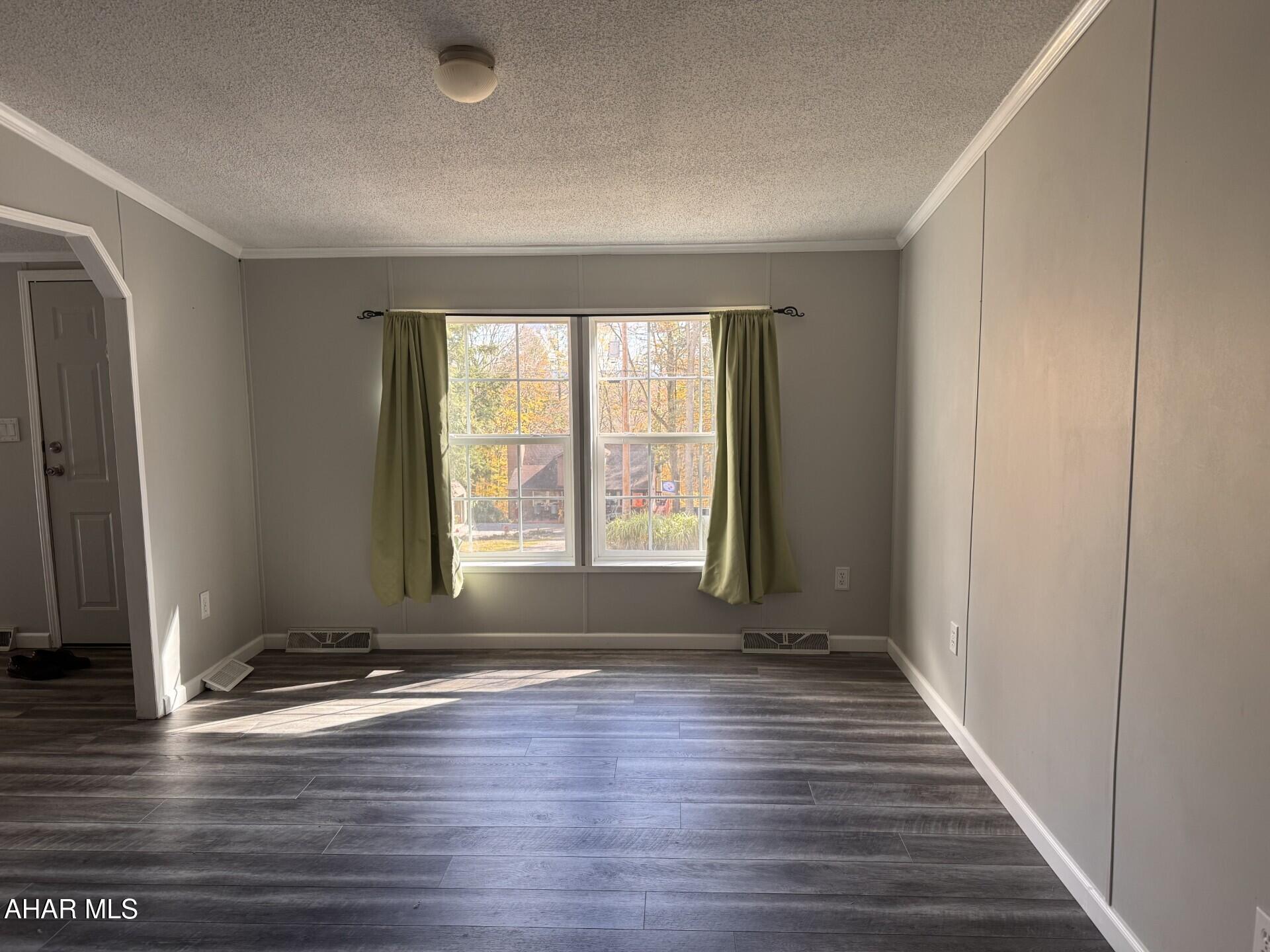 Glendale Yearound - Residential