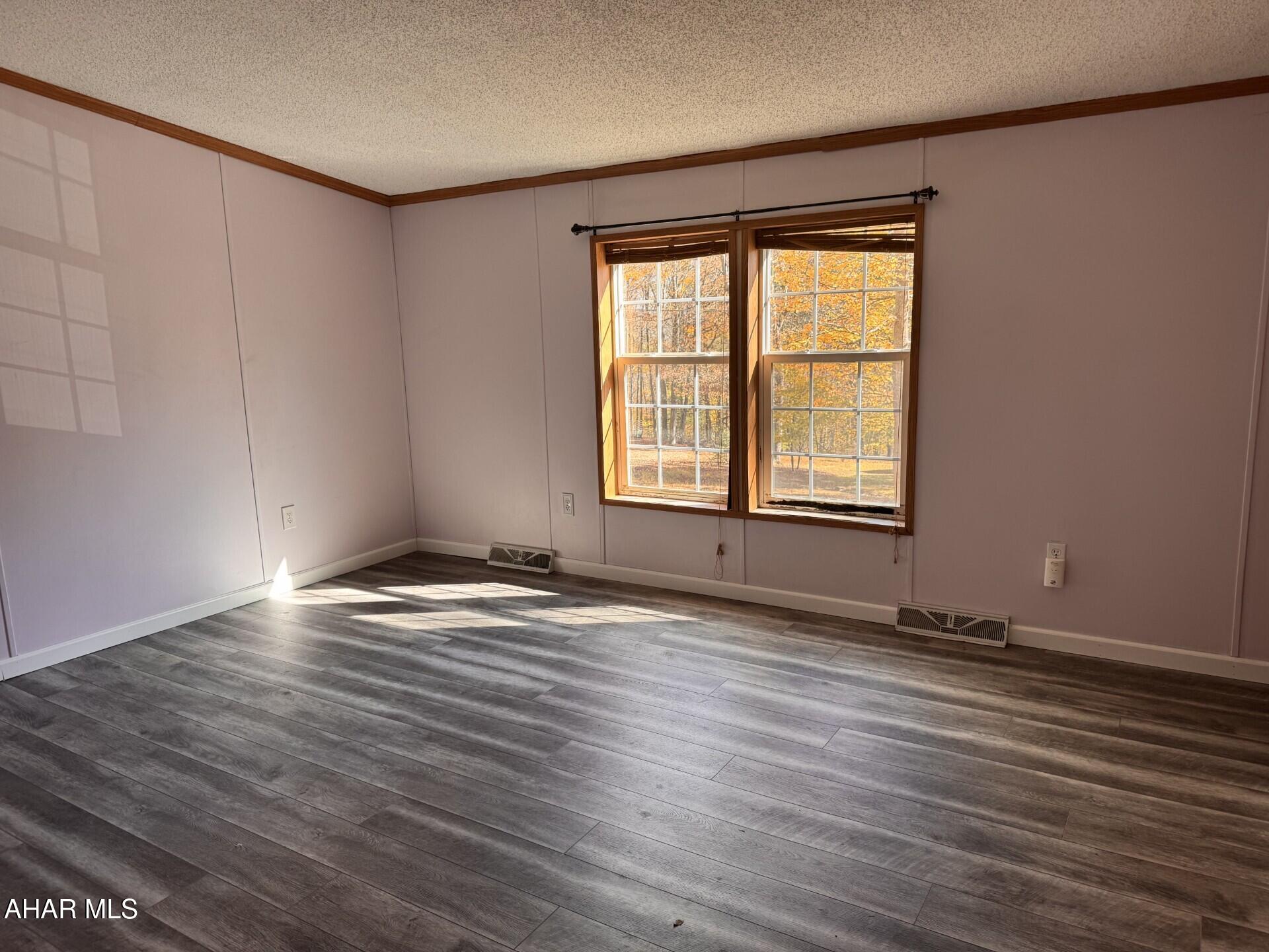 Glendale Yearound - Residential