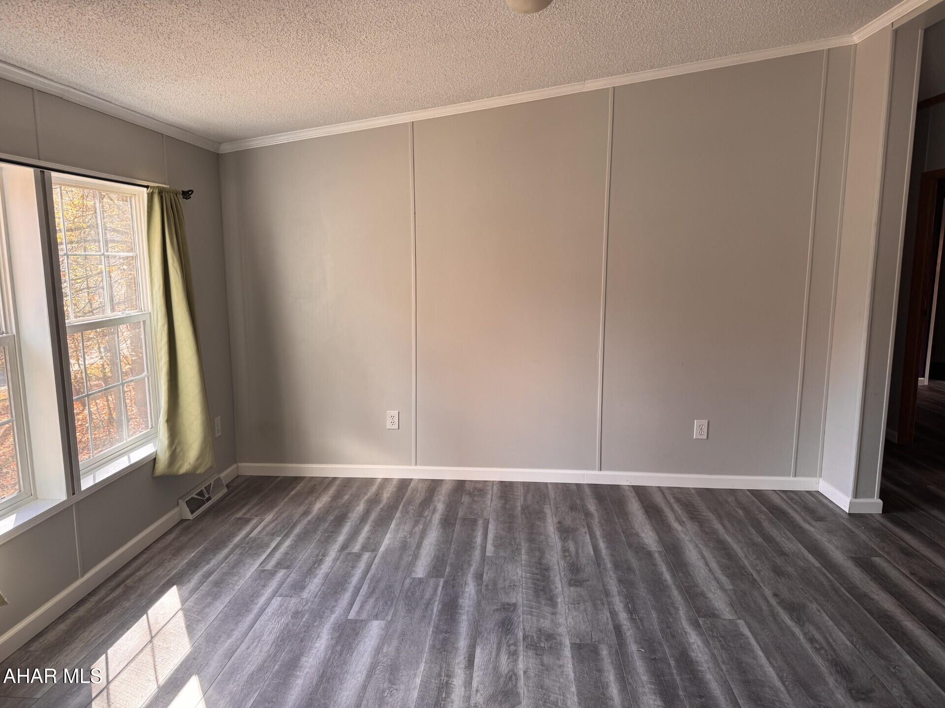 Glendale Yearound - Residential