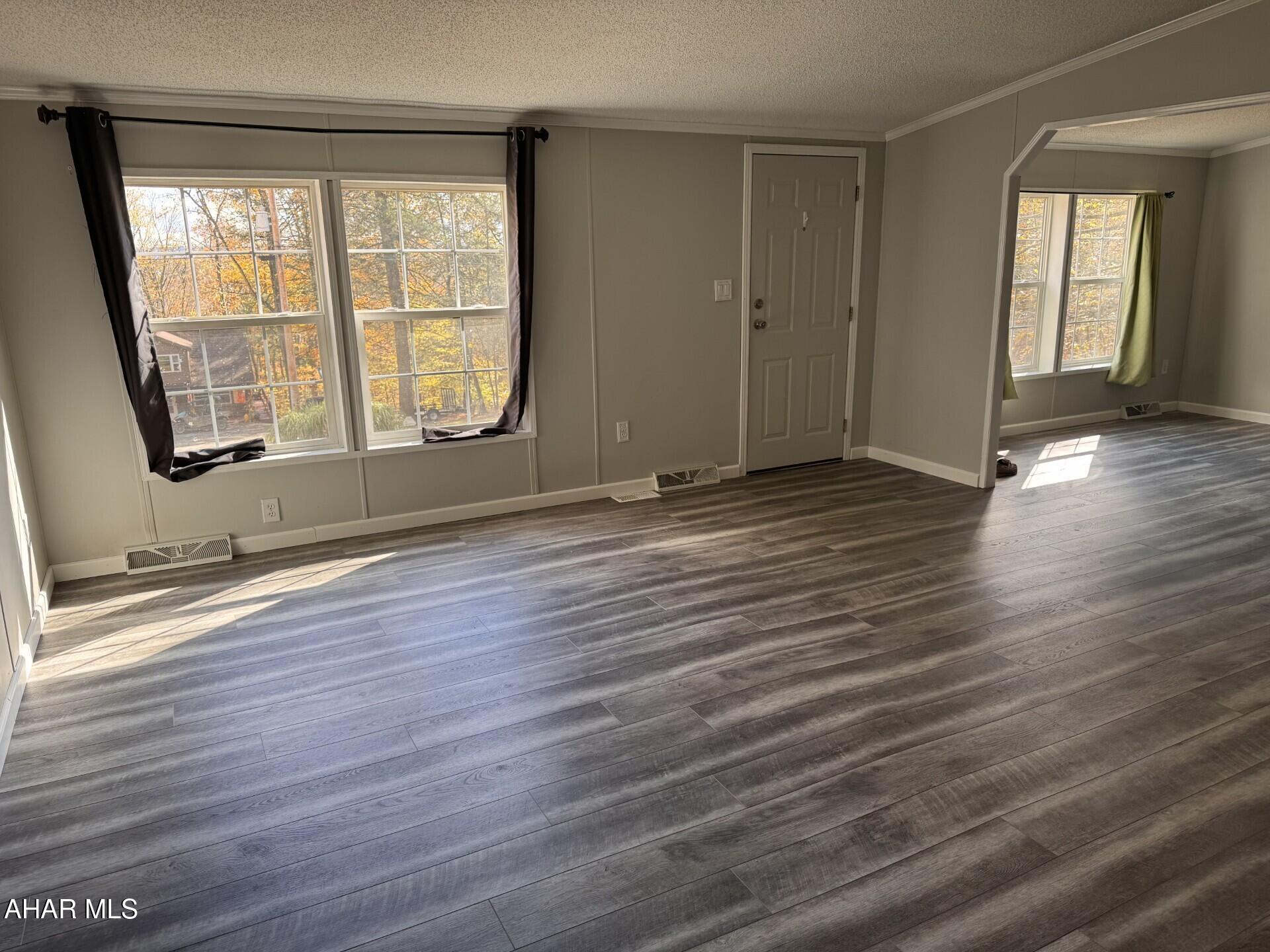 Glendale Yearound - Residential