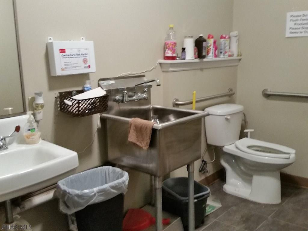 Unknown - Commercial Sale