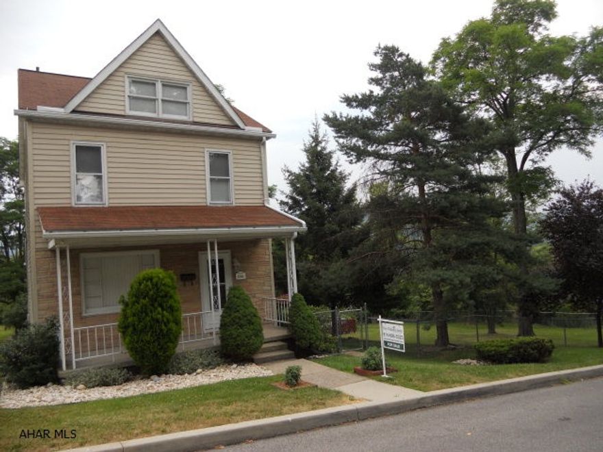 Are you looking for the perfect home for a couple with children?  This is it!  House sits in a nice, quiet neighborhood. Spacious yard with above ground pool.  Clean home that has been well-maintained. Third floor can be made into a 4th bedroom or used as a large storage area.