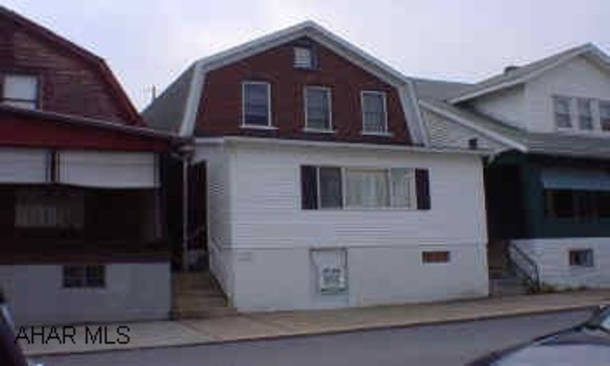 Exceptionally nice 2 Story brick & vinyl, totally remodeled inside, new furnace in 2004, 3-4 bedrooms, full bath.  Master bedroom addition has walk-in closet,  master bath, and bonus room (office or 4th bedroom - captive).  Nice backyard, detached garage.