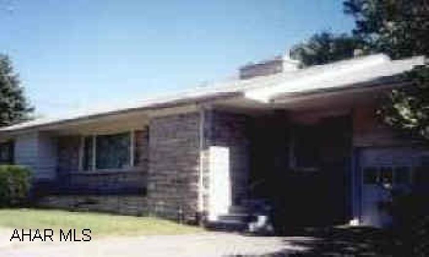 Mint condition rancher. Private backyard. Home now has public sewer 08\9/29/00. Beautiful hardwood floors and fireplace in living room. Mint condition rancher. Private backyard. Home now has public sewer 08\9/29/00. Beautiful hardwood floors and fireplace in living room. Electric system - 100 amp