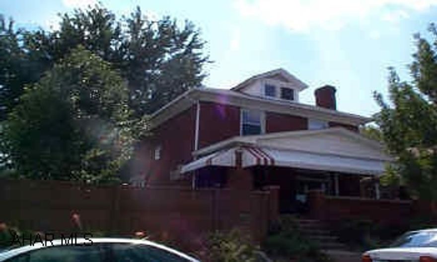 3 BR Brick home in super condition.  Tastefully decorated & ready to move into!  Fam Fm, 3/4 Bath and add'l room in nicely finished bsmt.  Private fenced courtyard.  Hot Tube negotiable. 3 BR Brick home in super condition.  Tastefully decorated & ready to move into!  Family Room, 3/4 bath and add'l room in nicely finished bsmt,  private fenced courtyard.  Hot Tub negotiable.