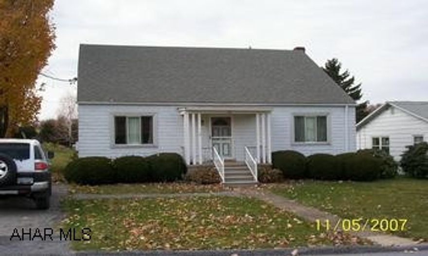 1-1/2 STORY FRAME