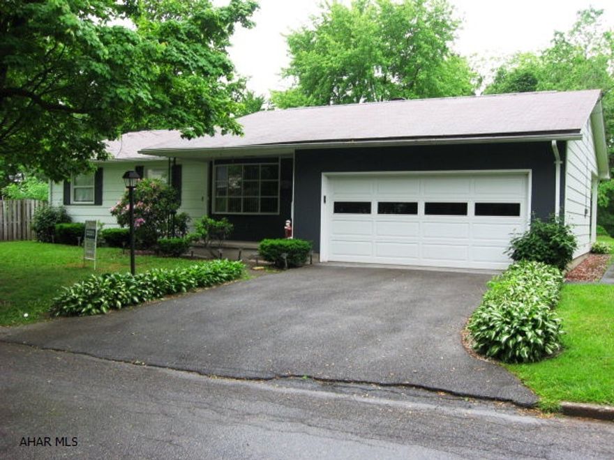 Spacious 3 bed. l.5 bath rancher on a 100x100 private lot. Remodeled kitchen with lots of counter andcabinetry. Nice eating area off the kitchen. Beautiful Hardwood floors. Very well maintained home.