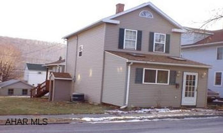 Very nice 2 bedroom, vinyl sided home on double lot. New windows, roof, & siding, central air, oversized one car detached garage, gorgeous deck. Very nice 2 bedroom, vinyl sided home on double lot. New windows, roof, & siding, central air, oversized one car detached garage, gorgeous deck.