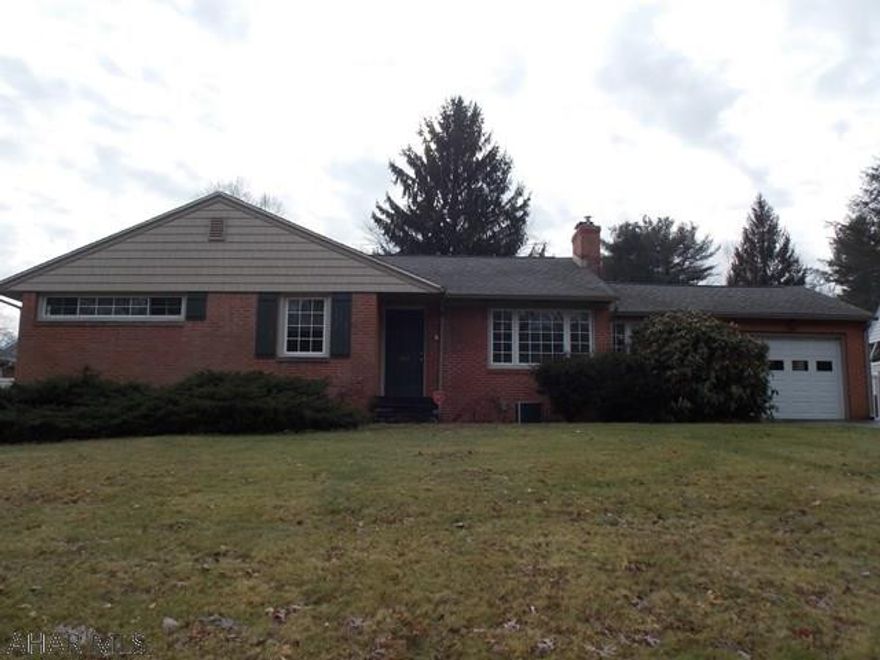 Wow!  This one will not last.  Everything has been updated.  Open floor plan, gas fireplace, new kitchen, HDWD floors, new windows, sun room, fenced in yard, garage and 4 BRs / 3 BAs.  All kitchen appliances stay and so does the W&D.  Call today or you may be too late!