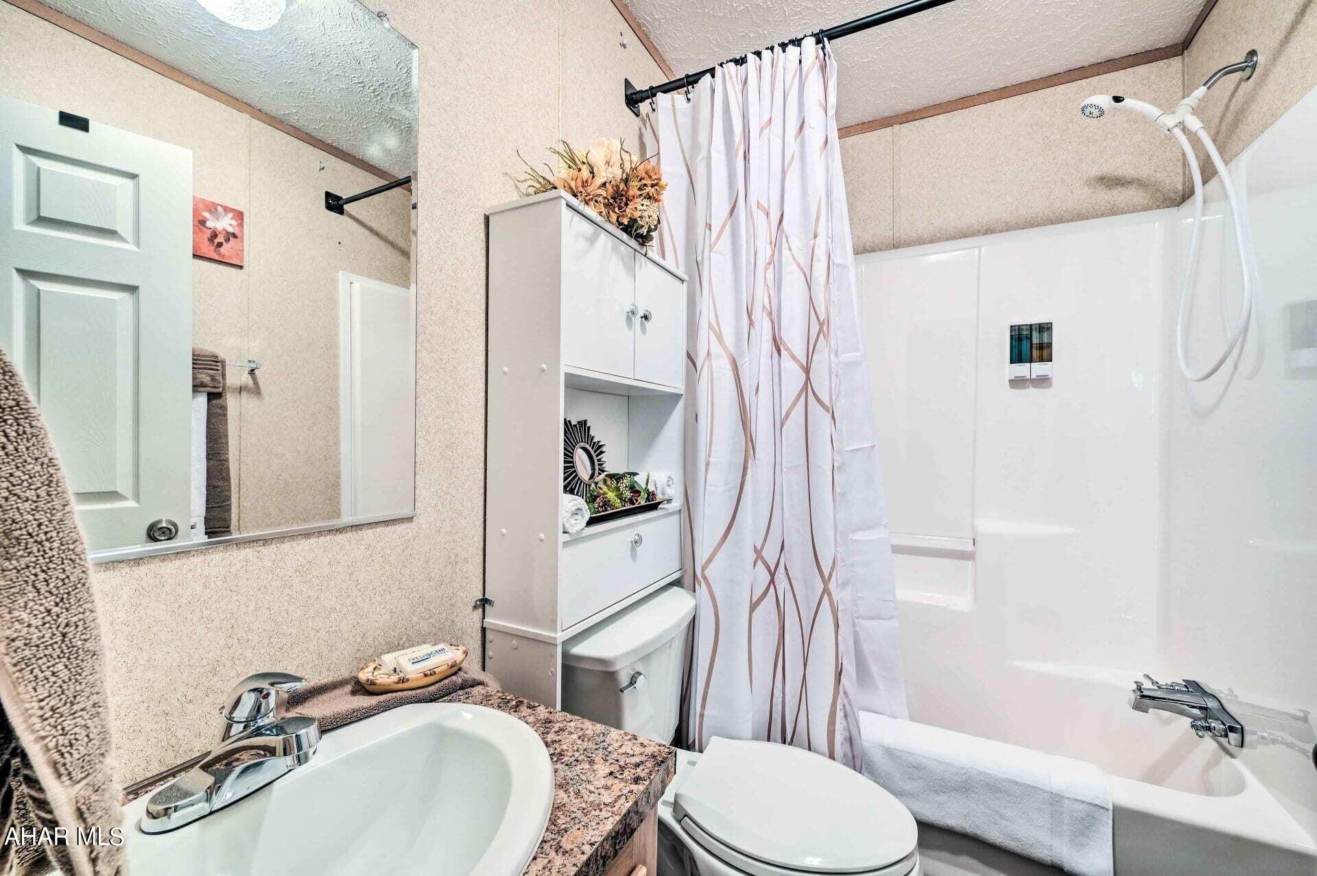 Unknown - Residential Lease