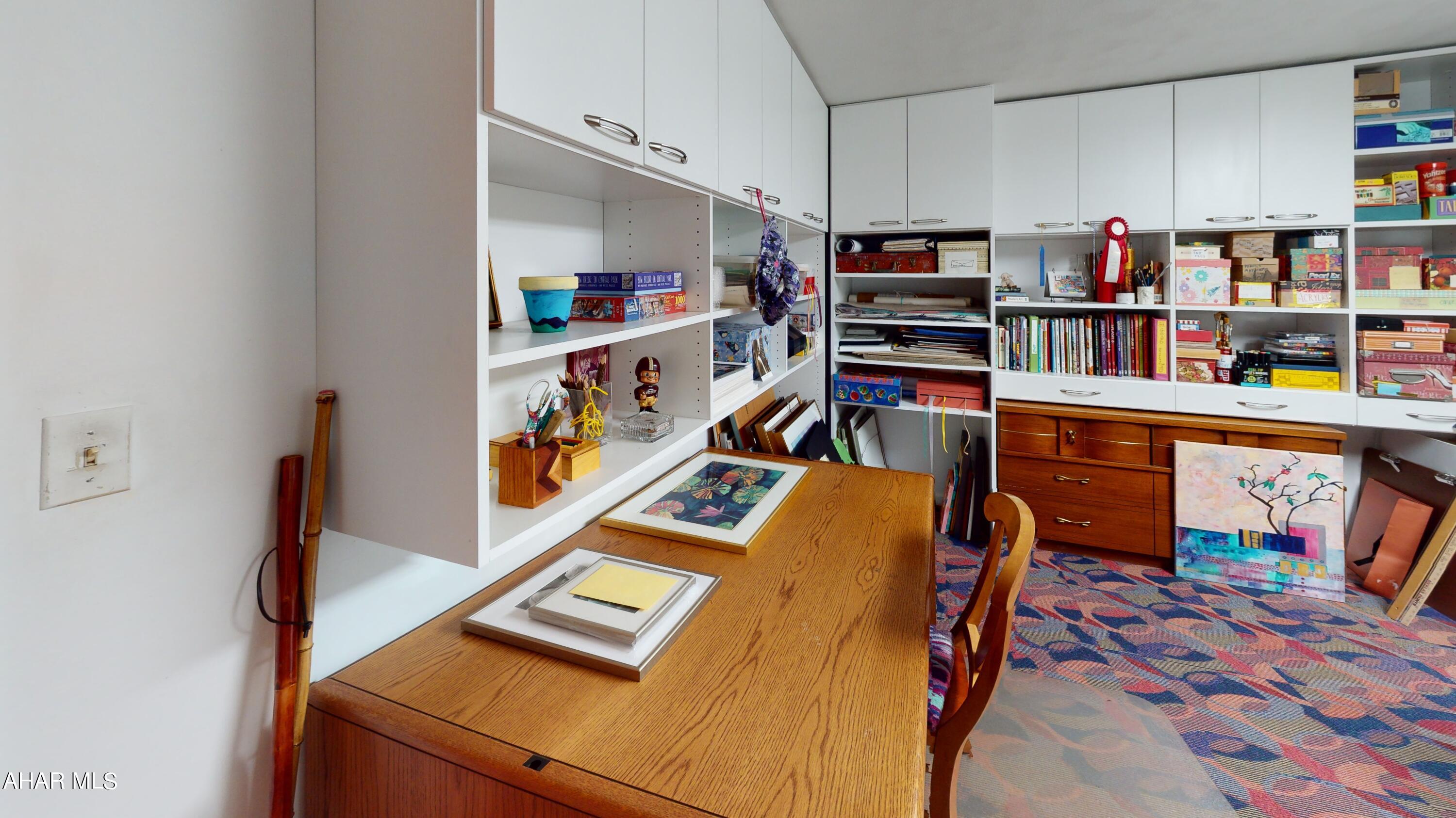 Holiday Manor - Residential