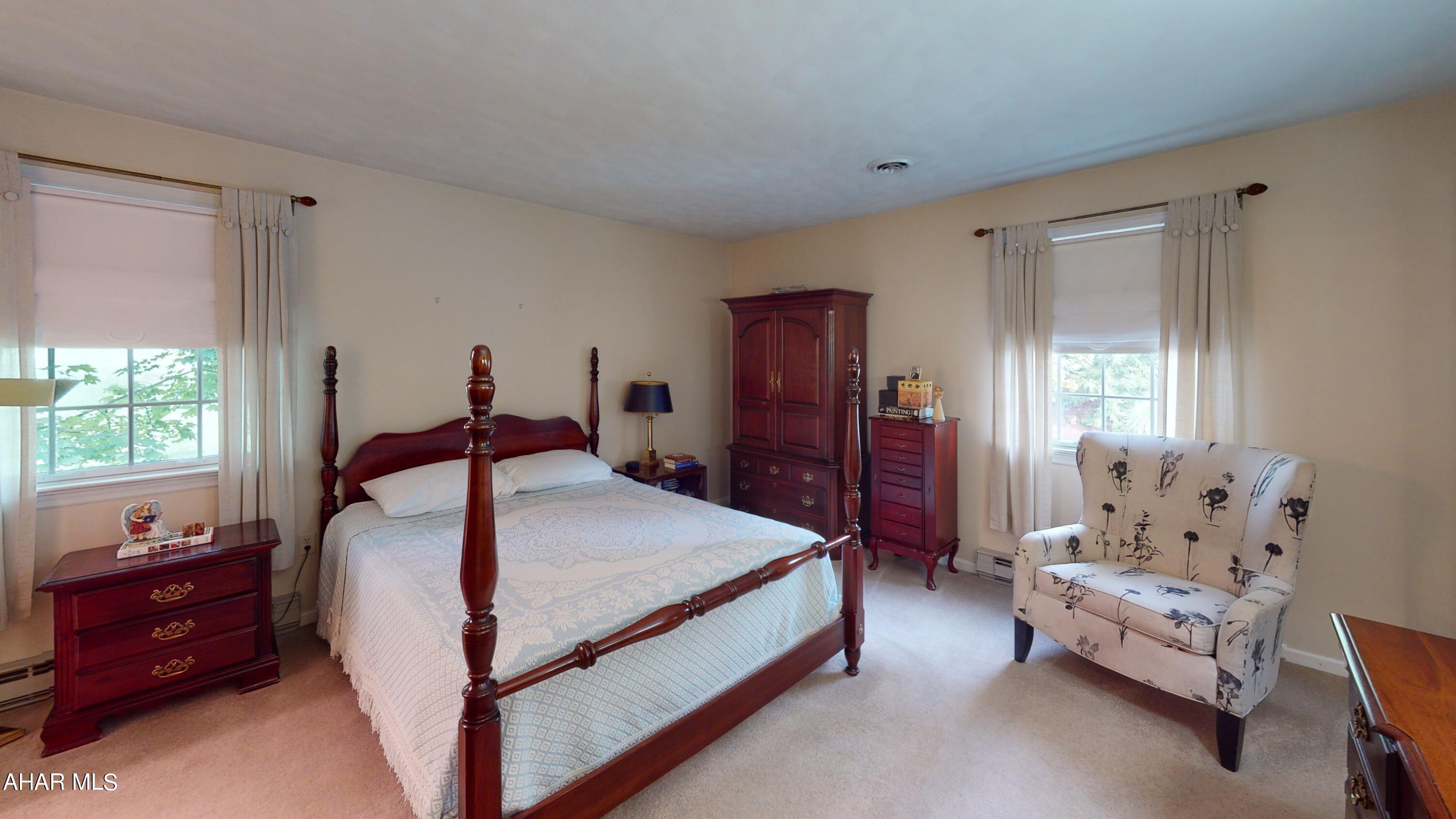 Holiday Manor - Residential