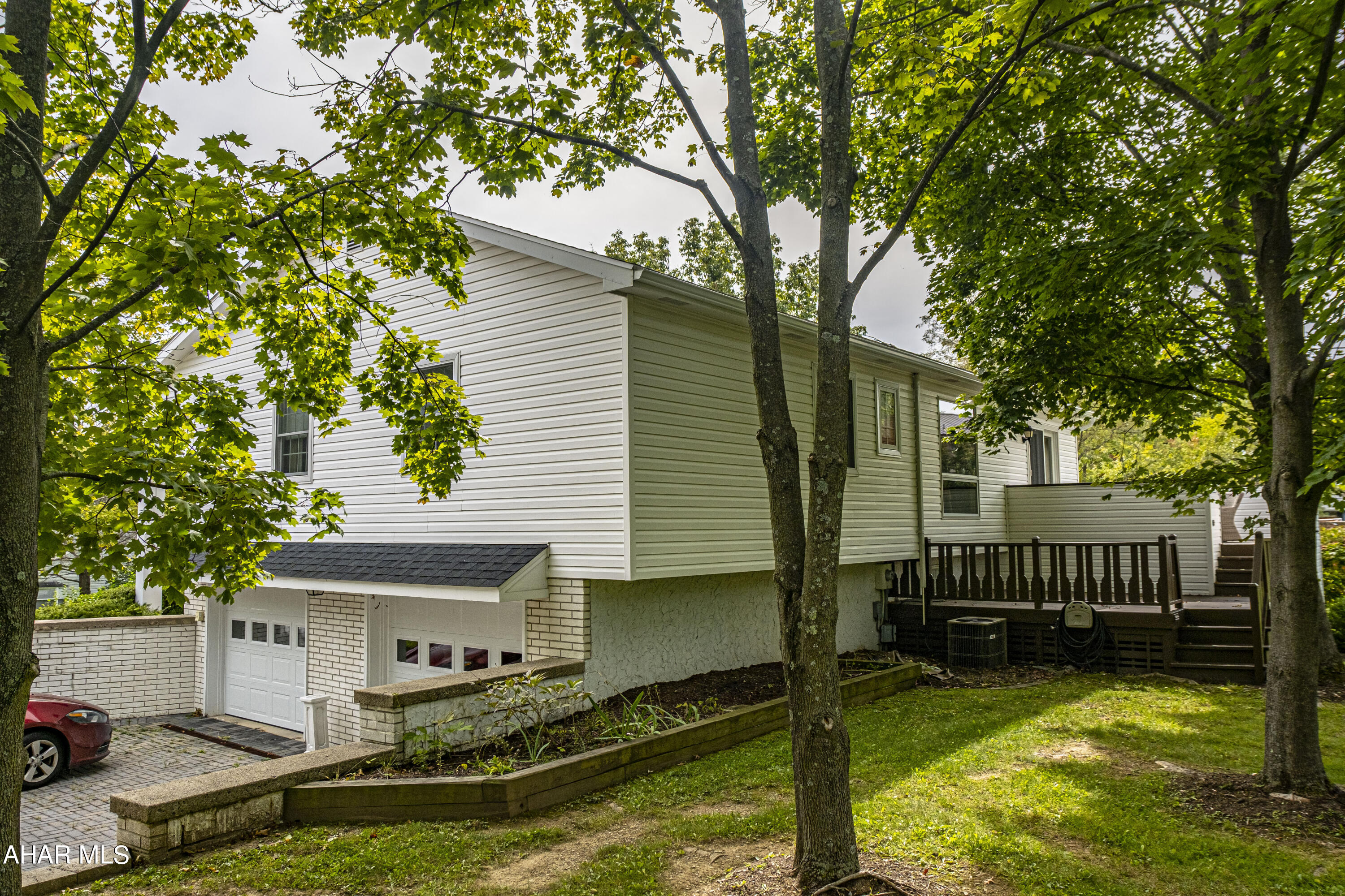 Holiday Manor - Residential