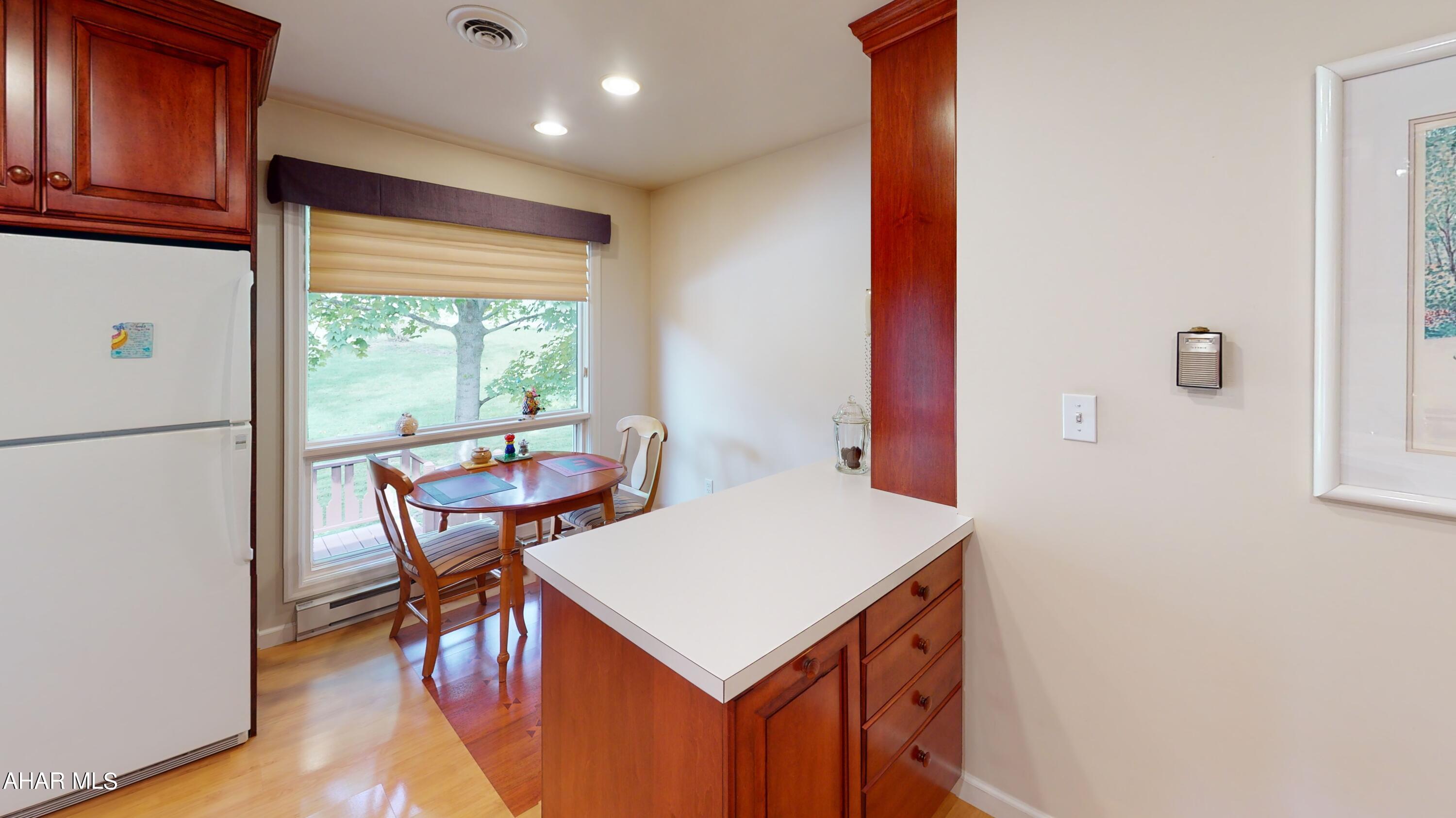 Holiday Manor - Residential