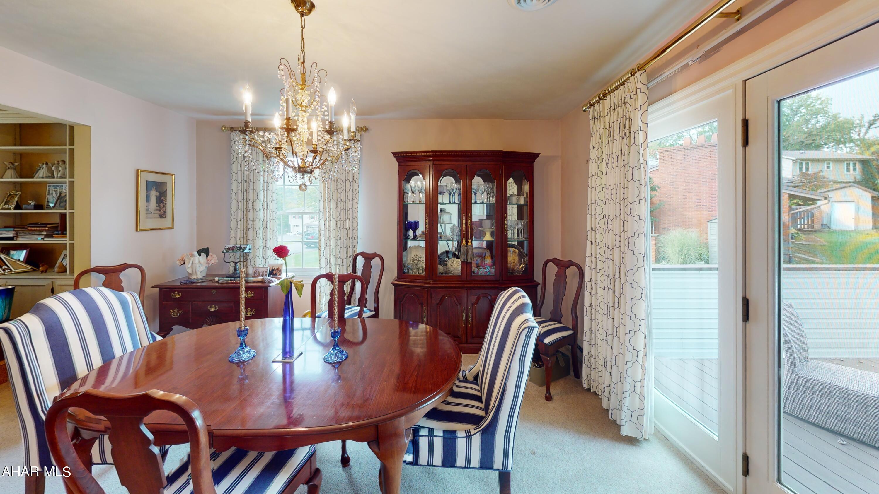 Holiday Manor - Residential