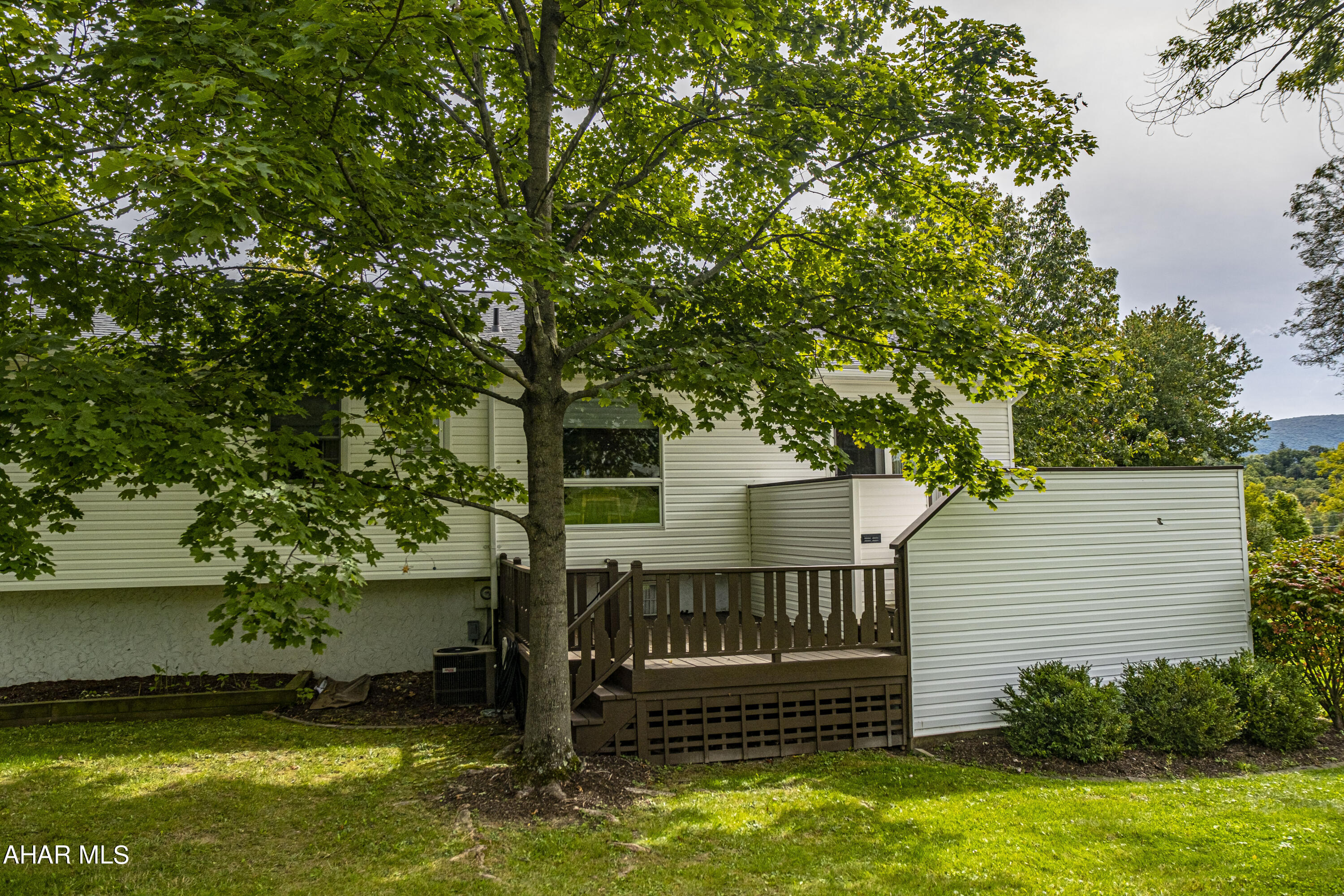 Holiday Manor - Residential