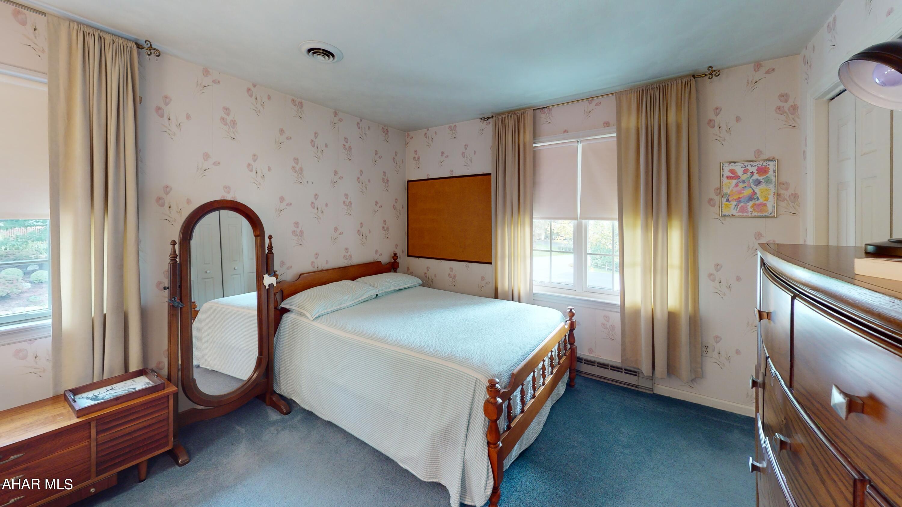 Holiday Manor - Residential