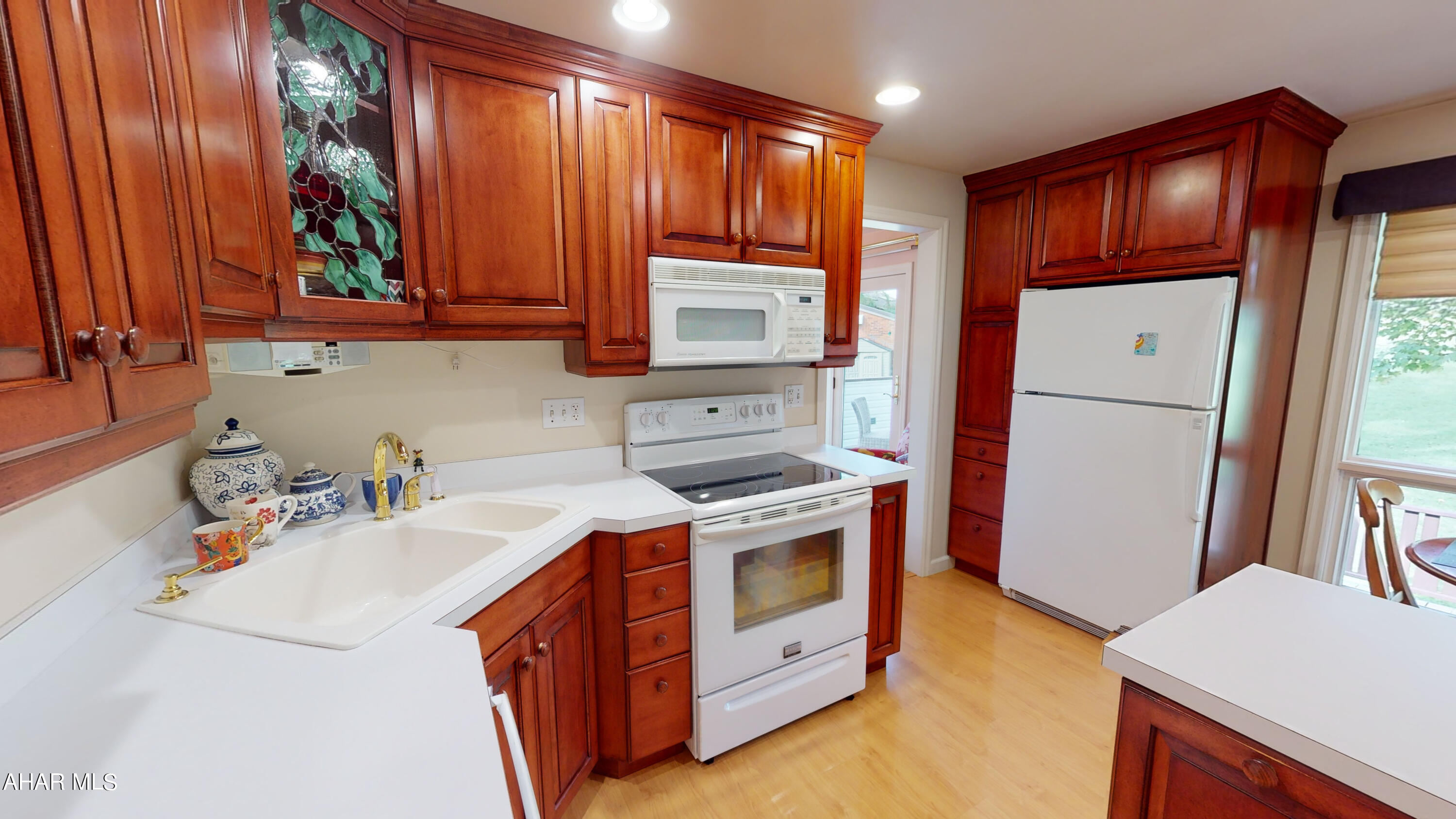 Holiday Manor - Residential