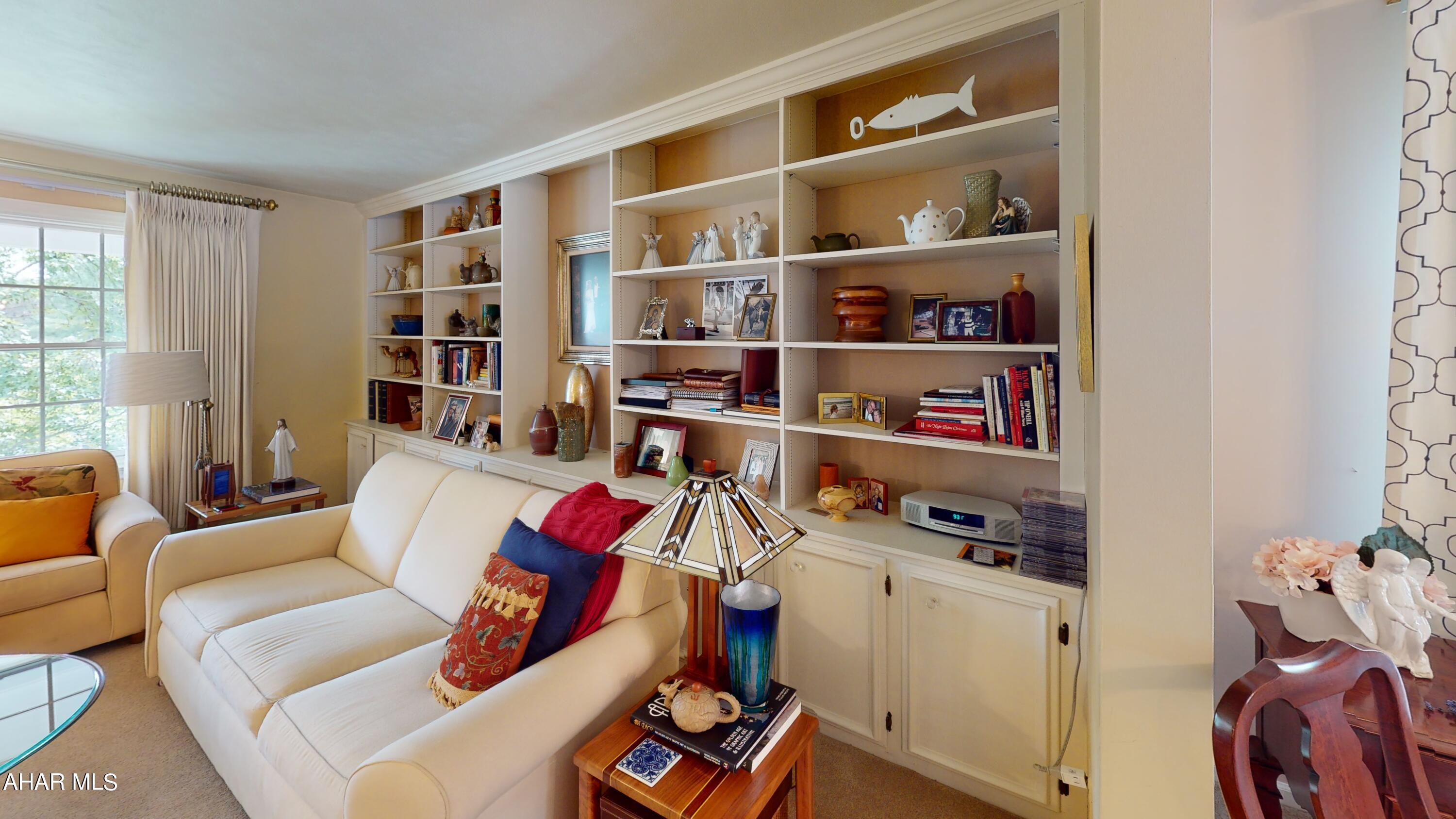 Holiday Manor - Residential