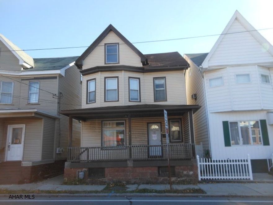 This property is now under absolute auction terms. Auction dates are December 7 - December 12, 2015.  Any presale offers should be submitted to Hudson & Marshall by clicking http://www.hudsonandmarshall.com then on the Bid Now icon.  Bids will be taken during pre and post sale at the aforementioned website.  No minimum starting bid required.