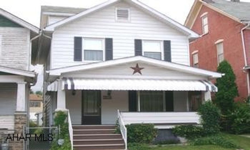 EBNER SCHOOL. 2ND AND 3RD FLOOR. NEW WINDOWS. FENCED IN YARD. CENTRAL AIR. NEWER CARPETING. EBNER SCHOOL. 2ND AND 3RD FLOOR. NEW WINDOWS. FENCED IN YARD. CENTRAL AIR. NEWER CARPETING.