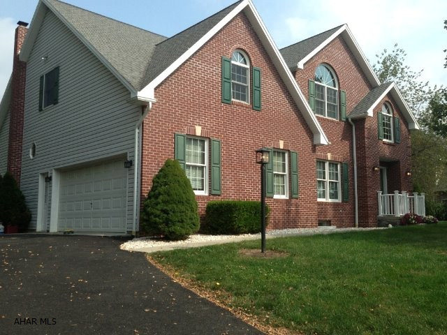 Hawthorne Manor - Residential