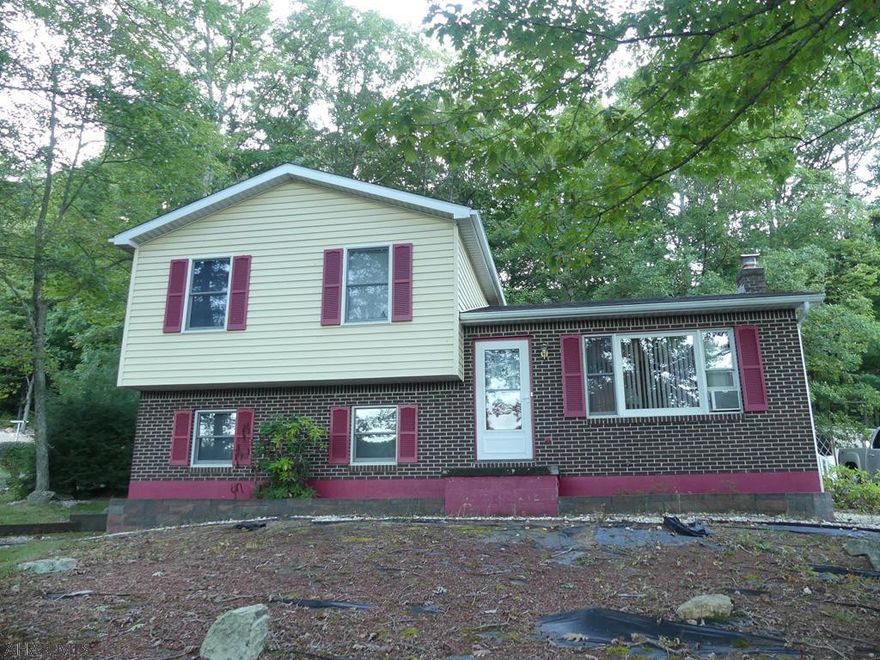 Don't miss this 3 bedroom, 2 bathroom split-level home in the Hillvue Subdivision of West Providence Township near Everett. Full, partially finished basement with family room and half bath. Large lot in a cul de sac. Conveniently located just outside Everett with easy access to I-99 and Route 30.