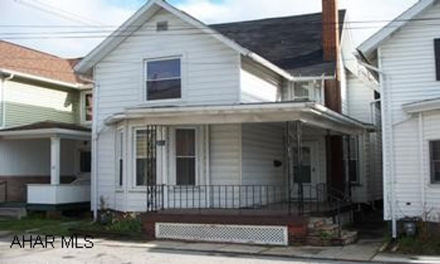 Remodeled home with 3BR new roof, high efficiency furnance, plumbing, oak kitchen,  paint, windows, dishwasher, & more. Fenced in yard. Natural stained woodwork. Seller is a Licensed Real Estate Agent. Remodeled home with 3BR new roof, high efficiency furnace, plumbing, oak kitchen, paint, windows, dishwasher, & more. Fenced in yard. Natural stained woodwork. Seller is a Licensed Real Estate Agent.