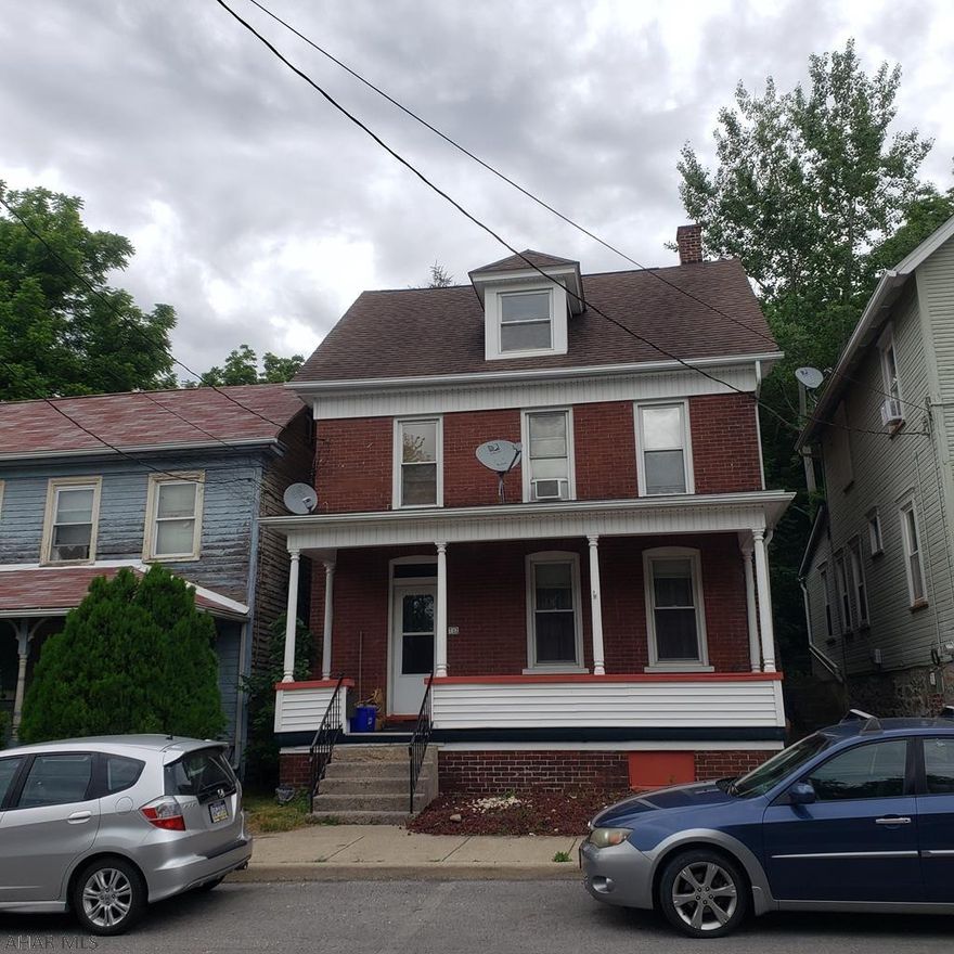 Great starter home in Hollidaysburg borough. This 3 bedroom home offers original hardwood flooring throughout. First floor features: living room, dining room, kitchen and half bath. The second floor features: full bath, 2 bedrooms, master bedroom with captive/nursery, and partially finished walk up attic. Outside offers a side porch that great for relaxing evenings, or grilling on the back patio. The back yard has an area for off street parking. Call listing agent for more information or your private tour. Additional photos will be uploaded.