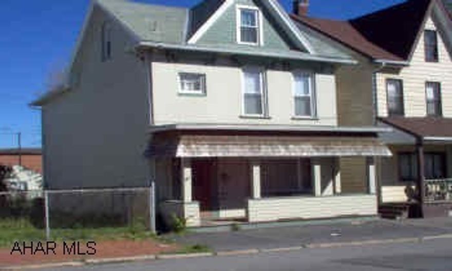 Good condition- Great family home or Rental Property. Good condition- Great family home or Rental Property.