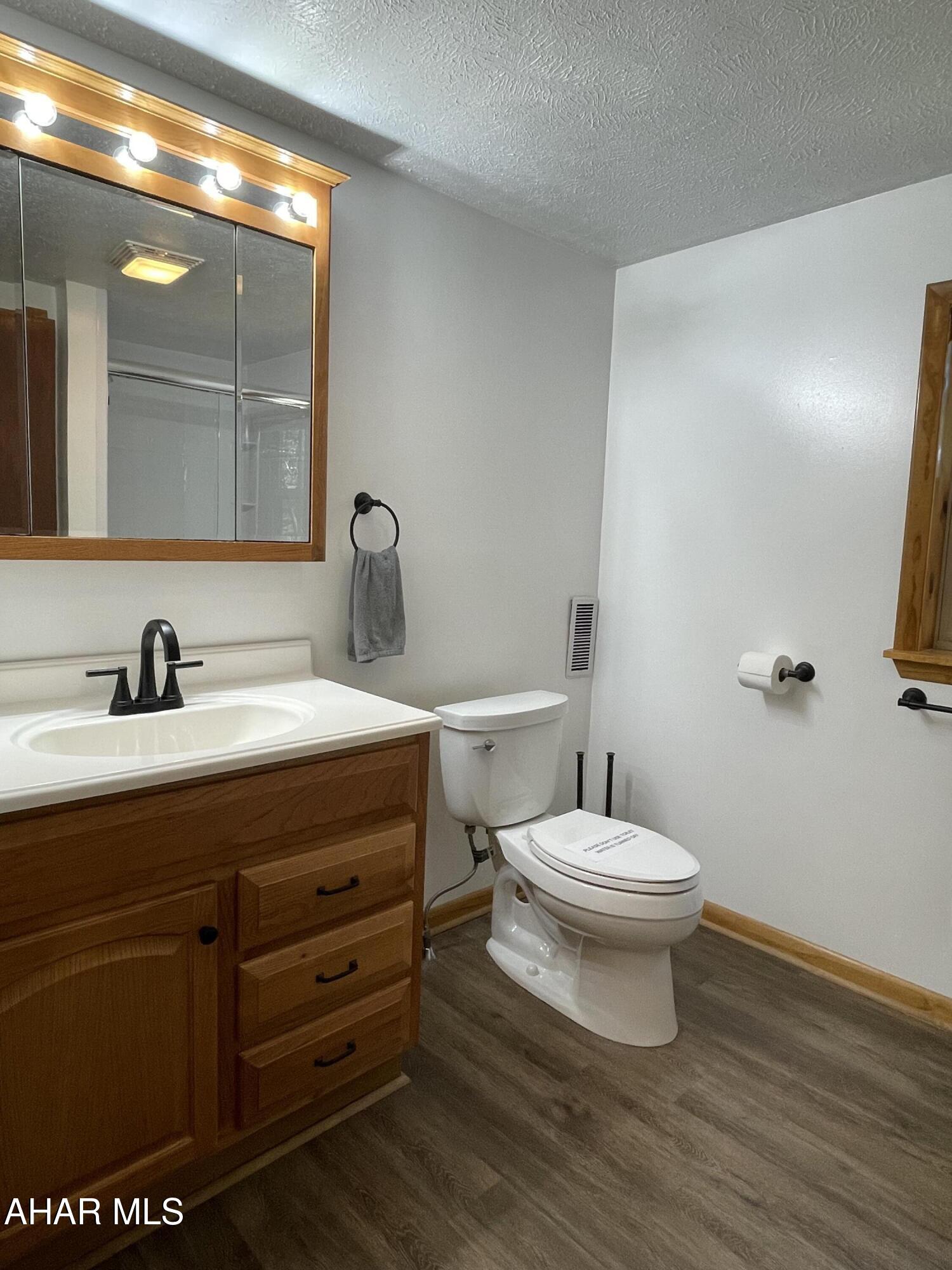 Glendale Yearound - Residential