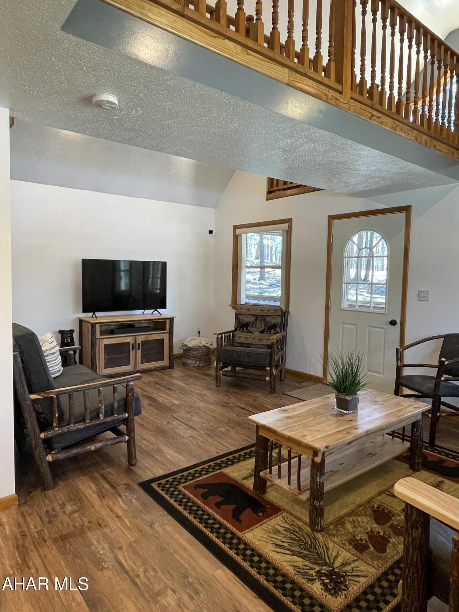 Glendale Yearound - Residential