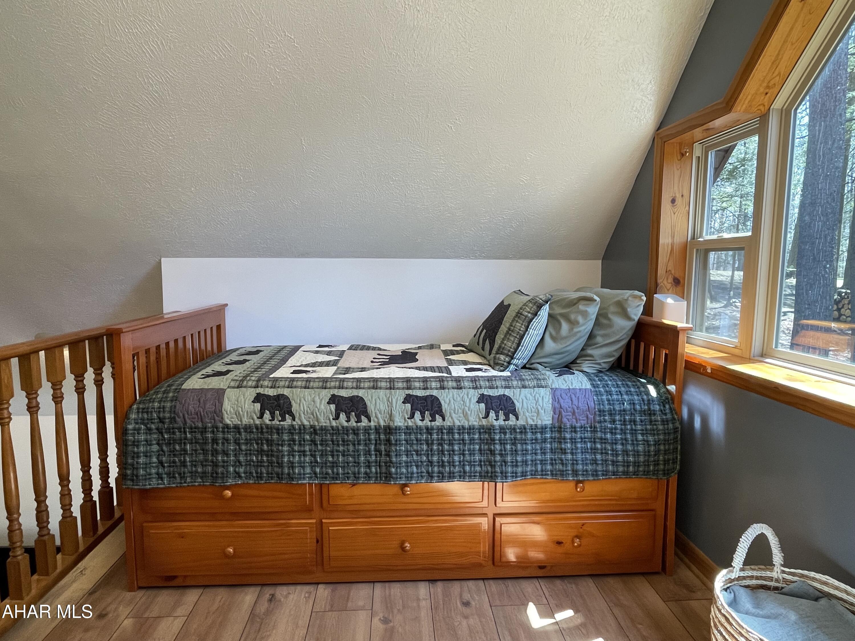 Glendale Yearound - Residential