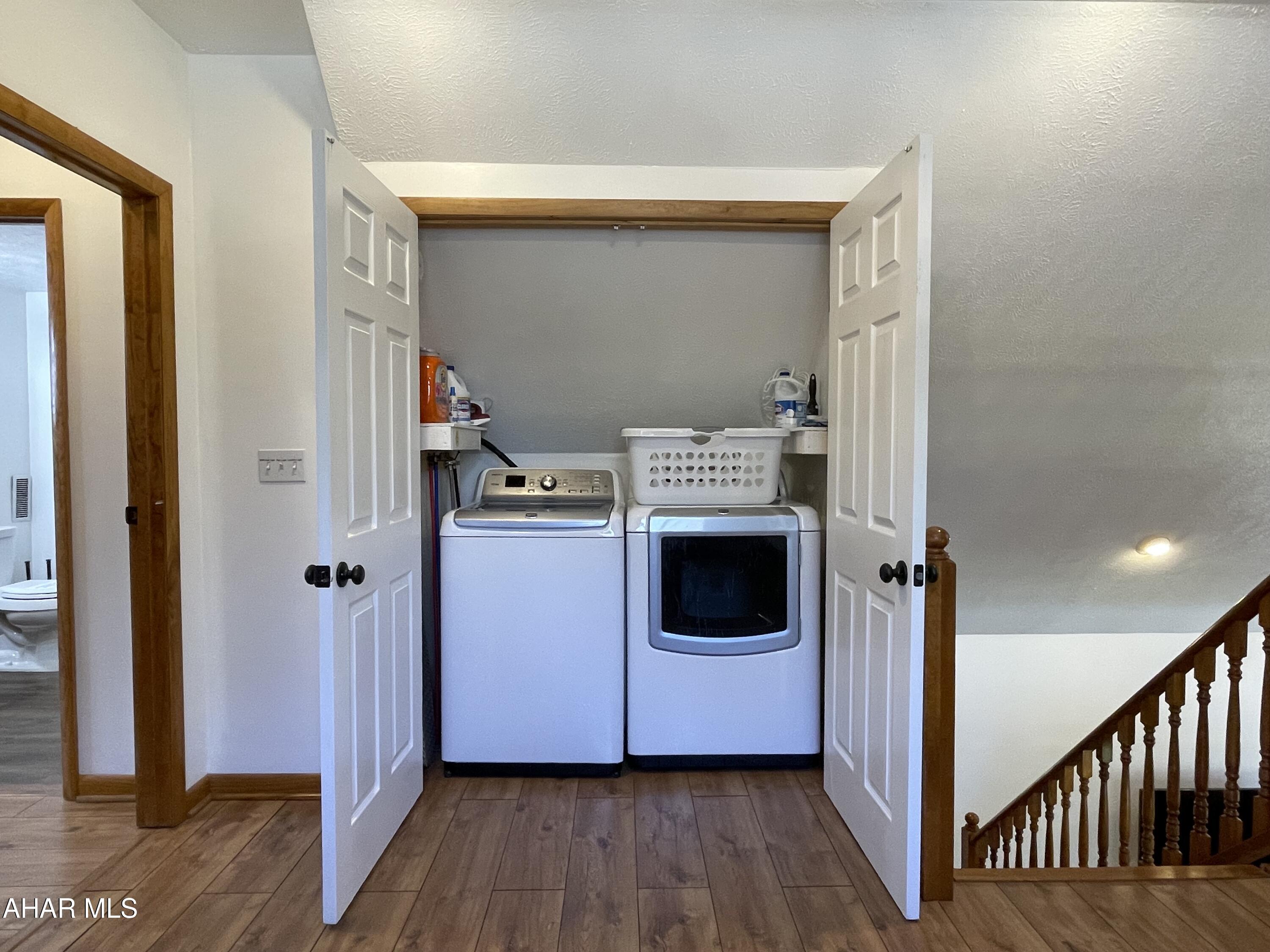 Glendale Yearound - Residential