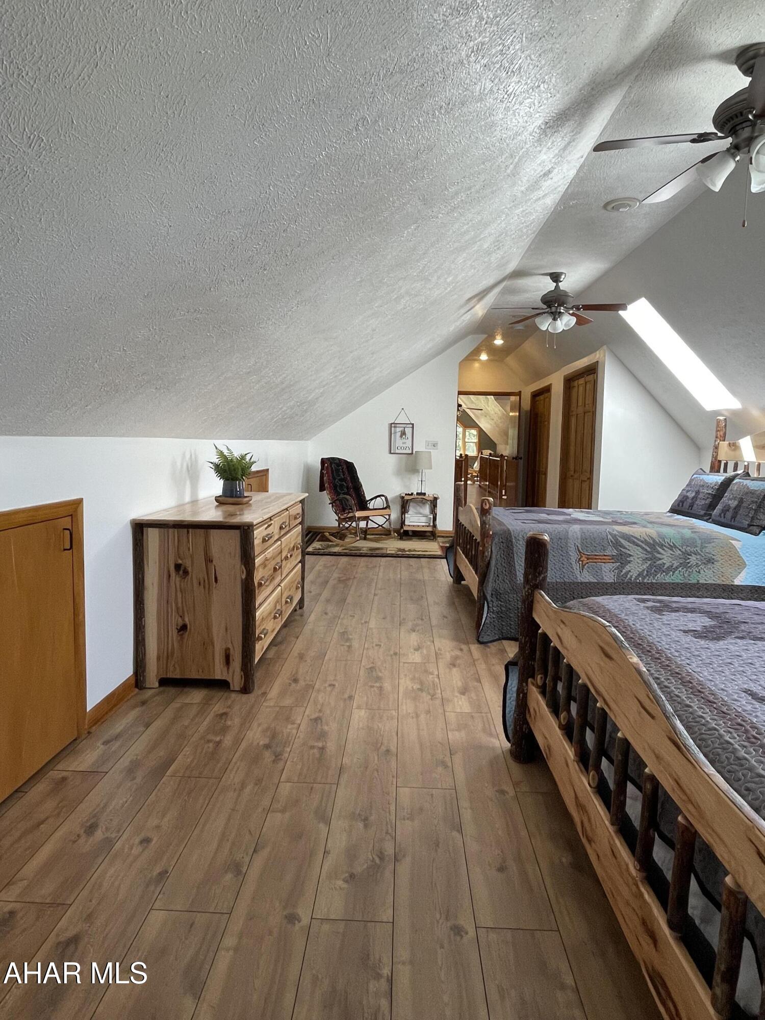 Glendale Yearound - Residential