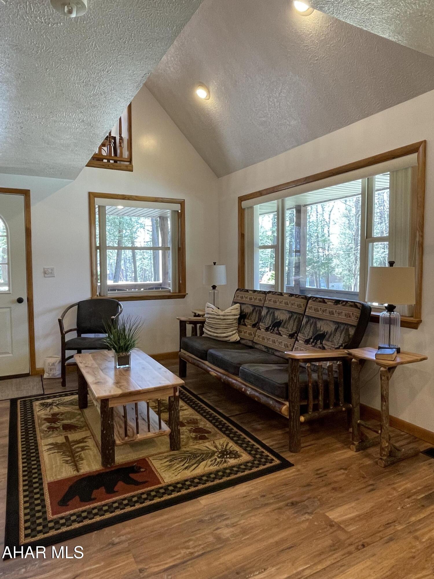 Glendale Yearound - Residential