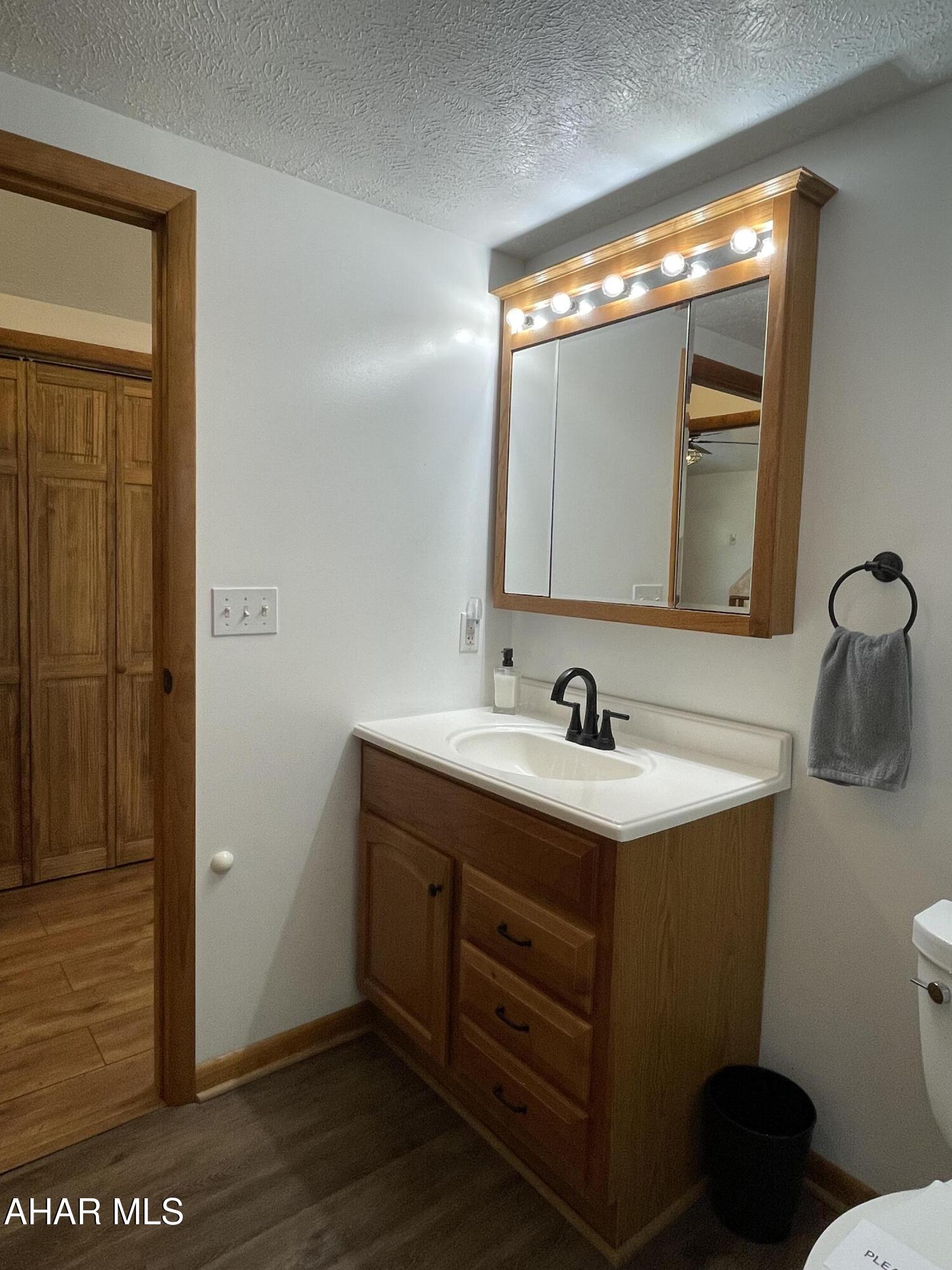 Glendale Yearound - Residential