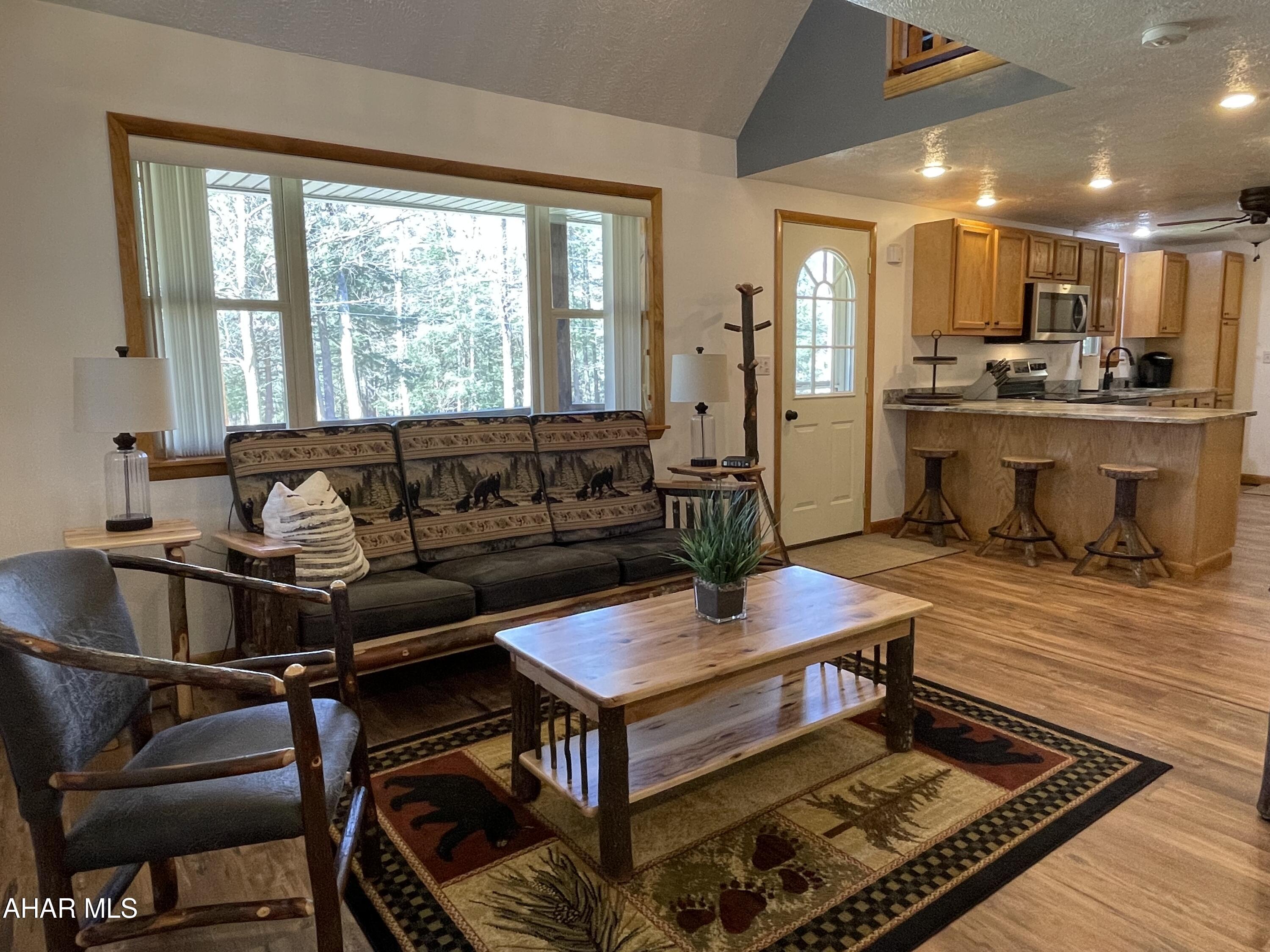 Glendale Yearound - Residential