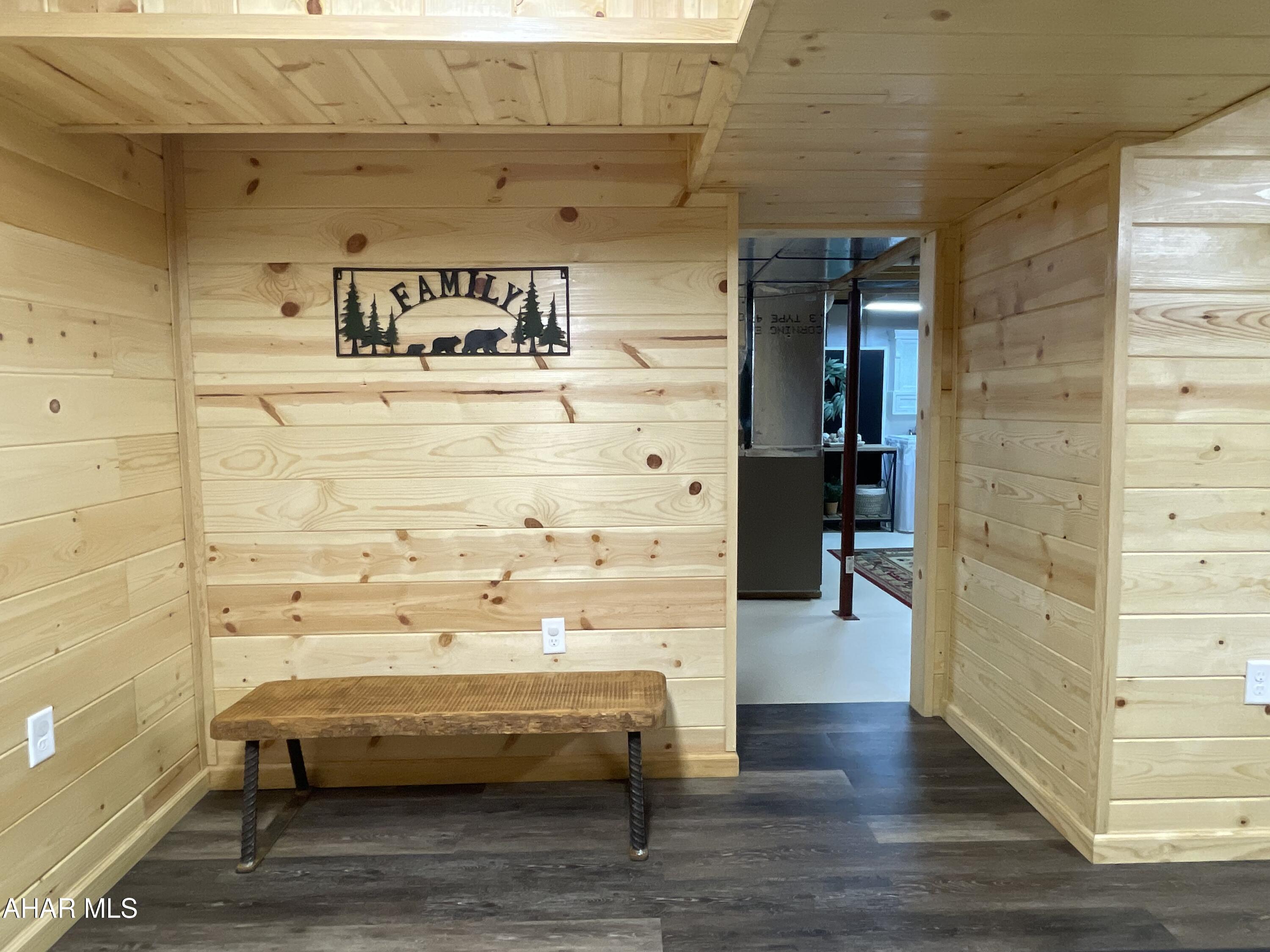 Glendale Yearound - Residential