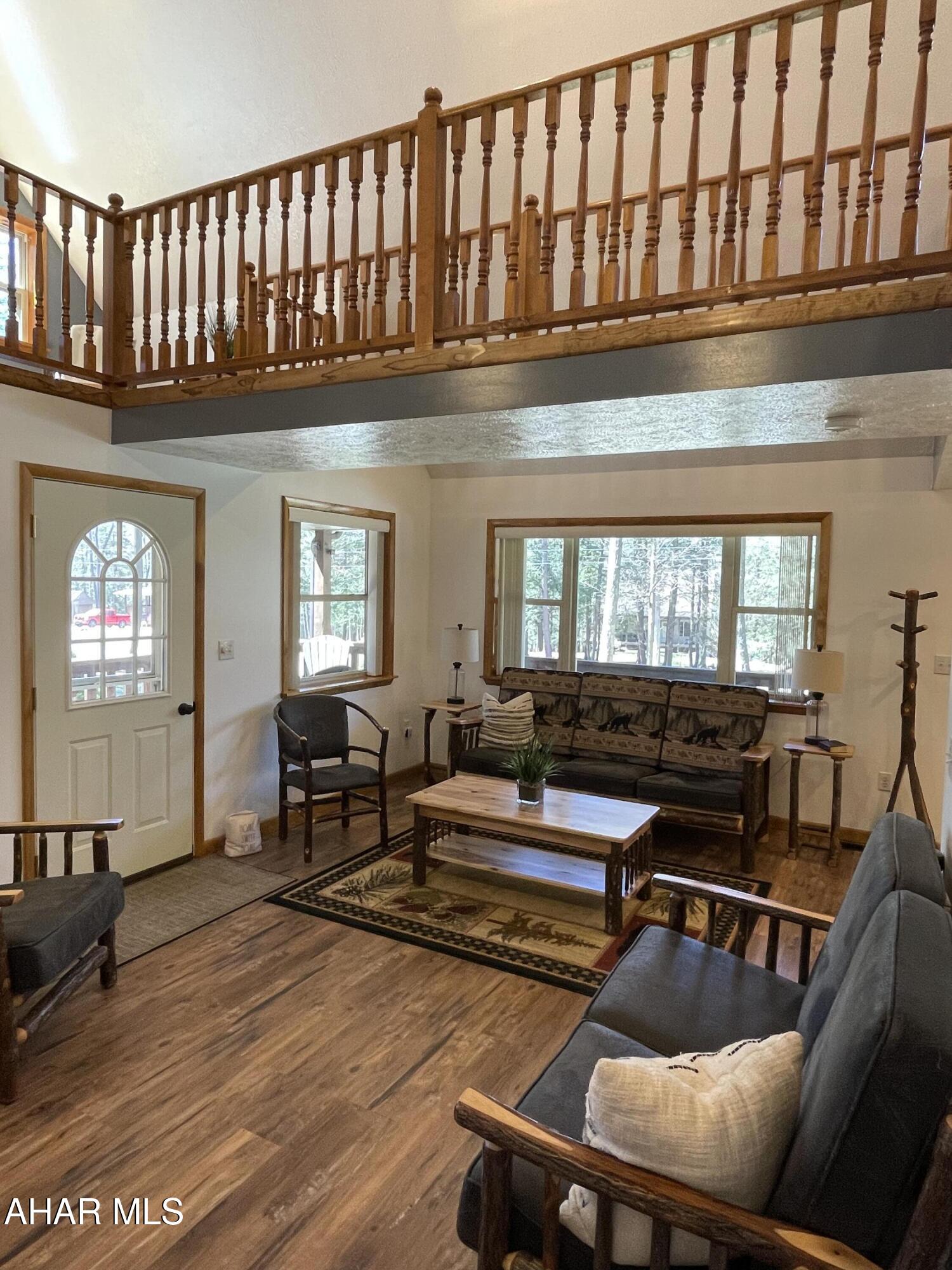 Glendale Yearound - Residential