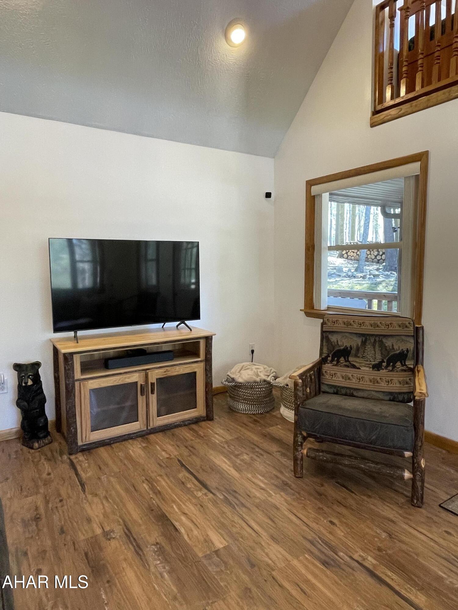 Glendale Yearound - Residential