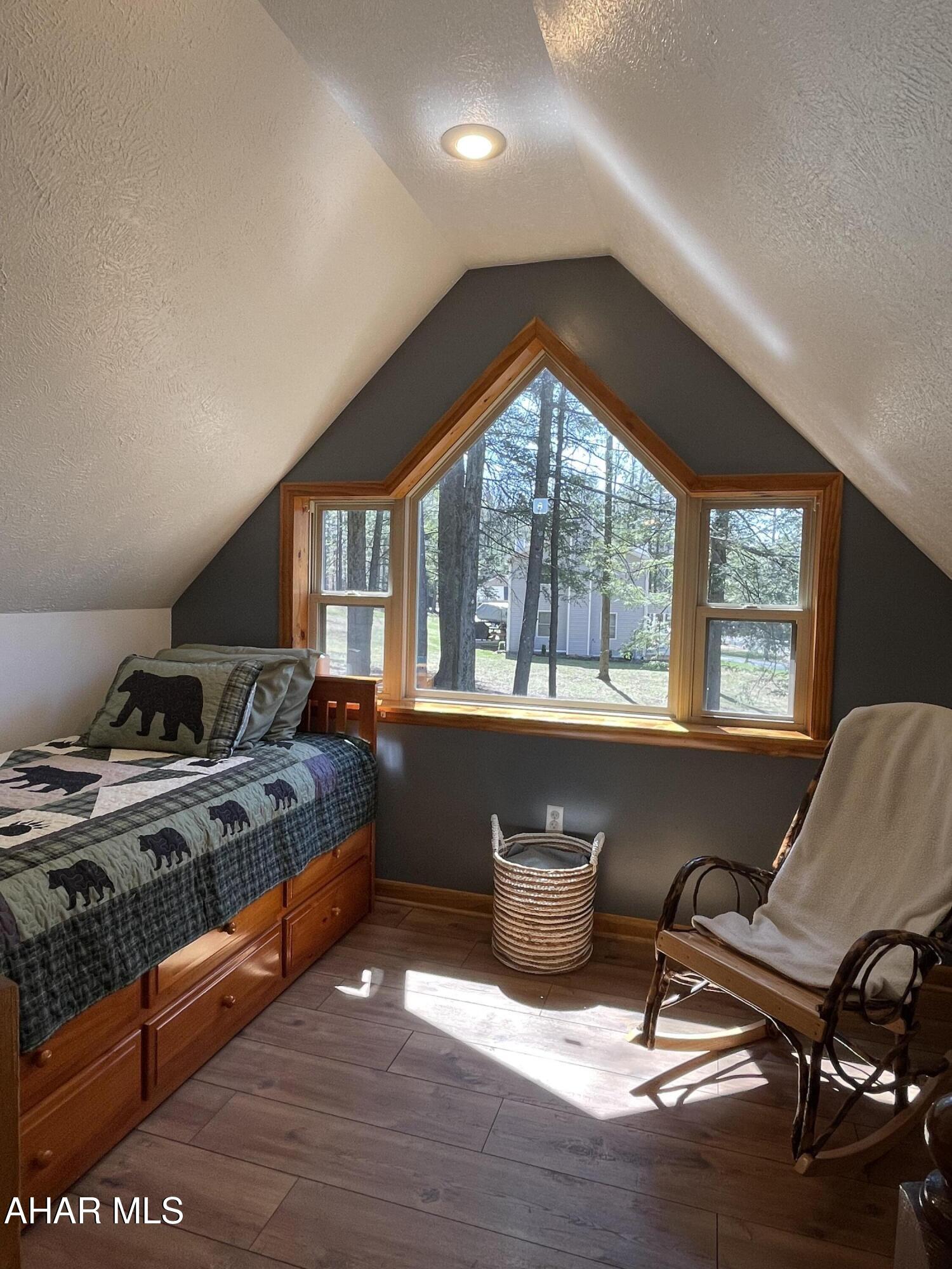 Glendale Yearound - Residential