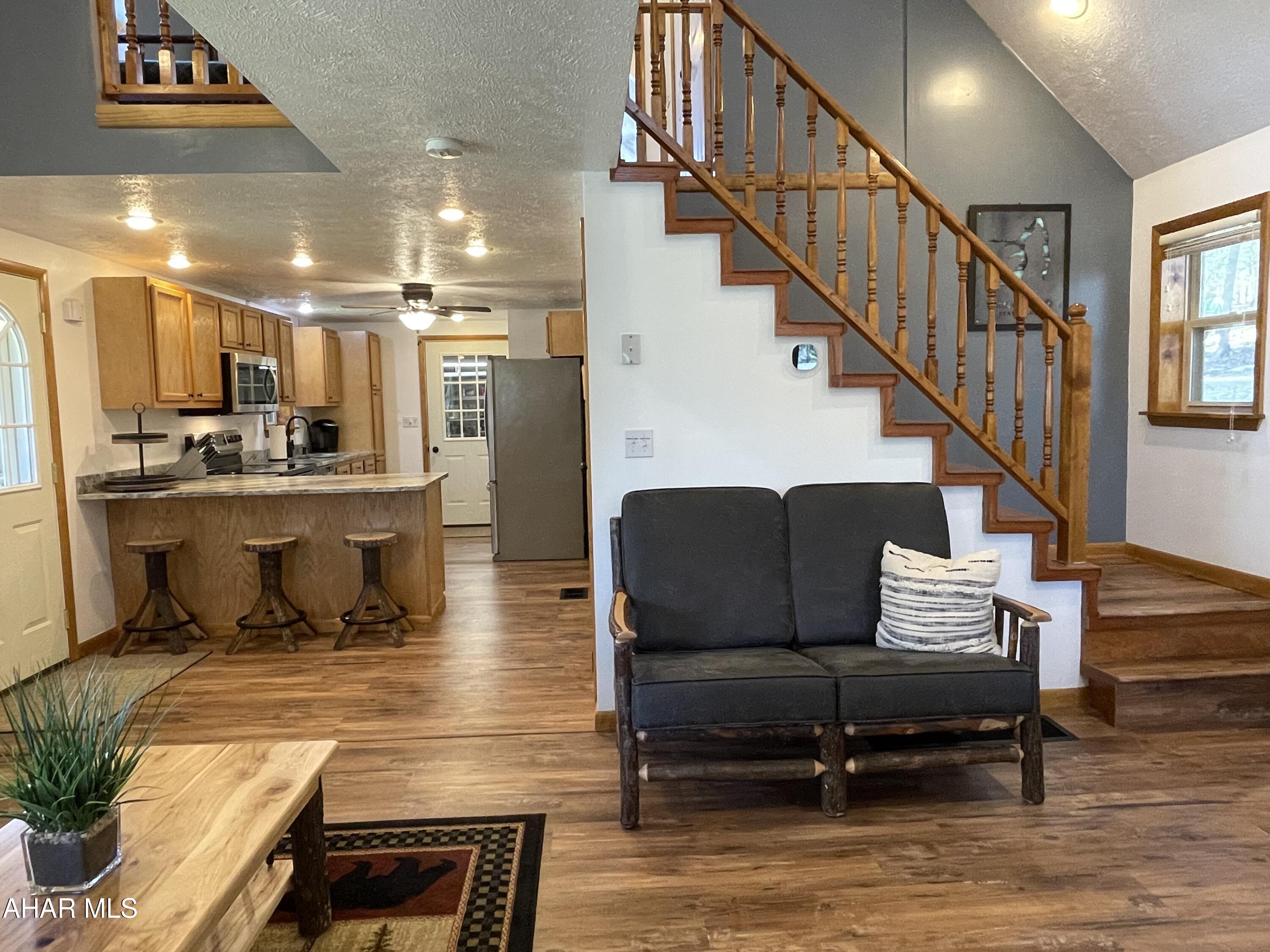 Glendale Yearound - Residential